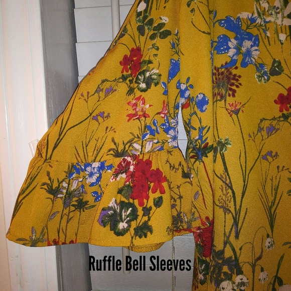 Gibson + Latimer Boho Floral Cold Shoulder Top - Picture 5 of 6